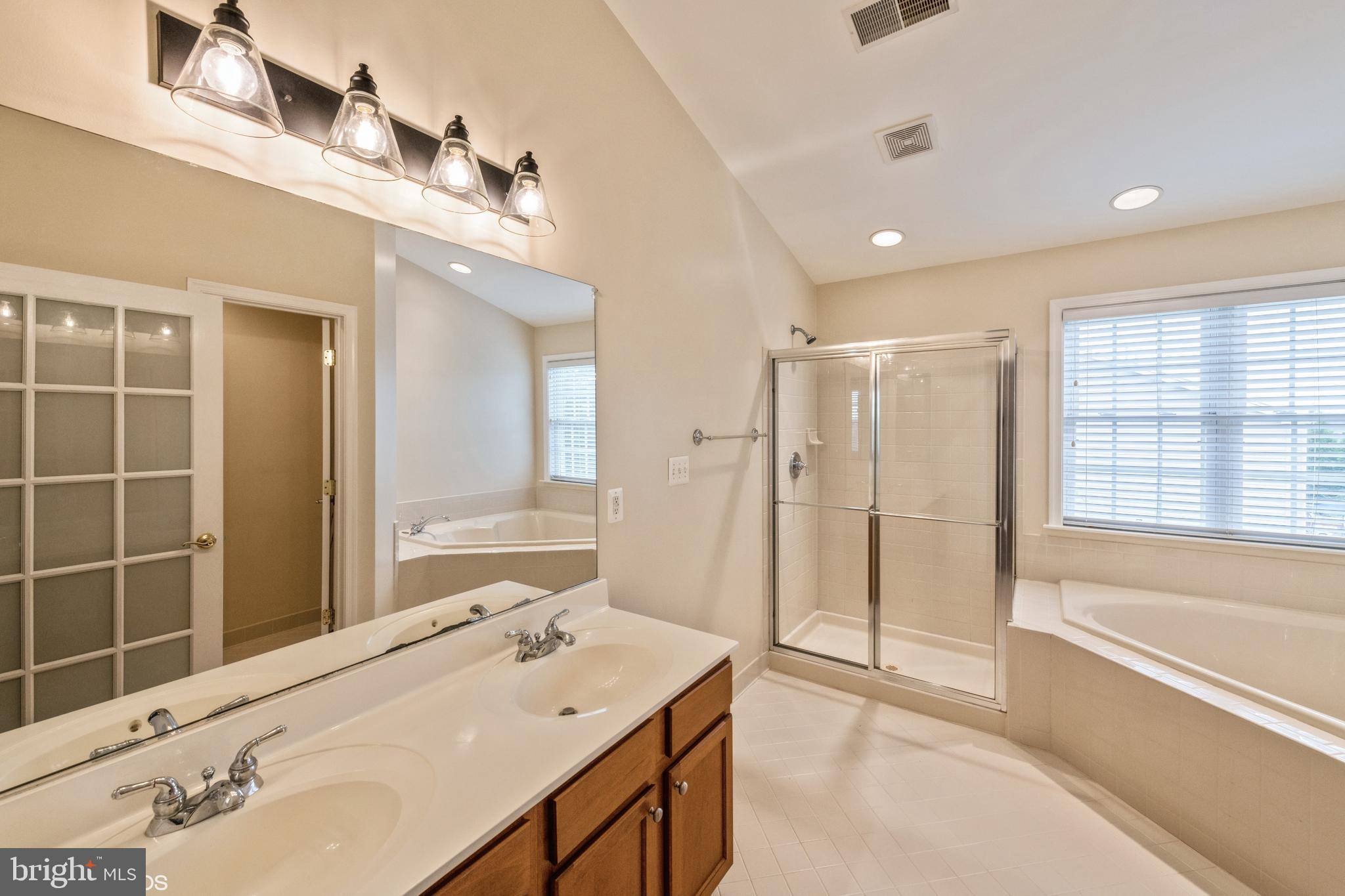 25840 Commons Square Chantilly, VA 20152 - Photo 18 of 32