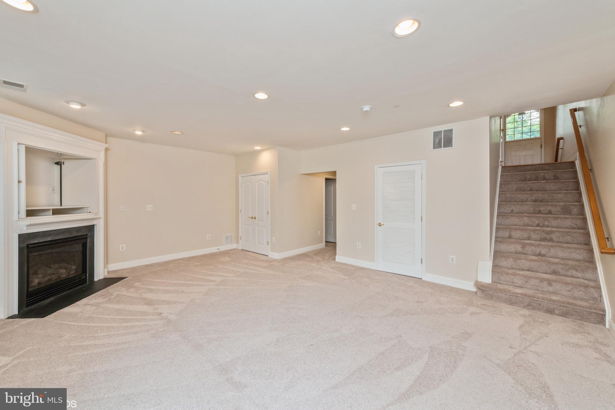 25840 Commons Square Chantilly, VA 20152 - Photo 24 of 32