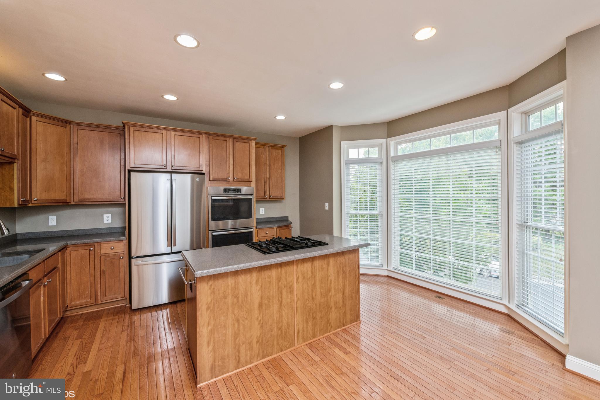 25840 Commons Square Chantilly, VA 20152 - Photo 6 of 32