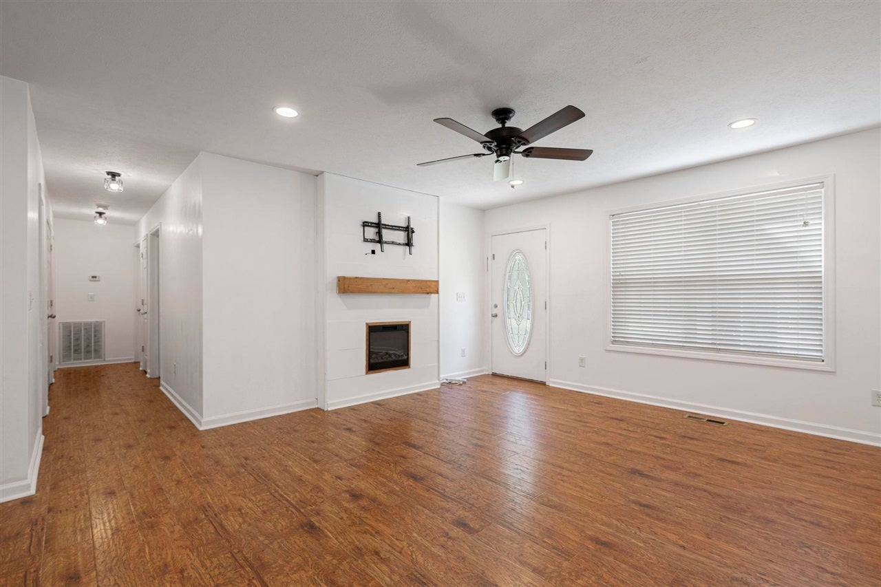 840 Pea Ridge Road Scottsville, KY 42164 - Photo 3 of 26 Gallery Image 3