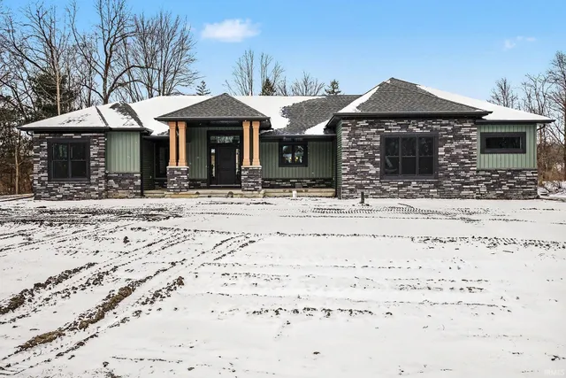 $679,000 | 19332 Sweetbriar Court, Bristol, IN 46507