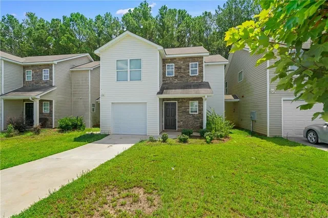 $1,950 | 631 Carlton Pointe Drive, Unit 24, Palmetto, GA 30268