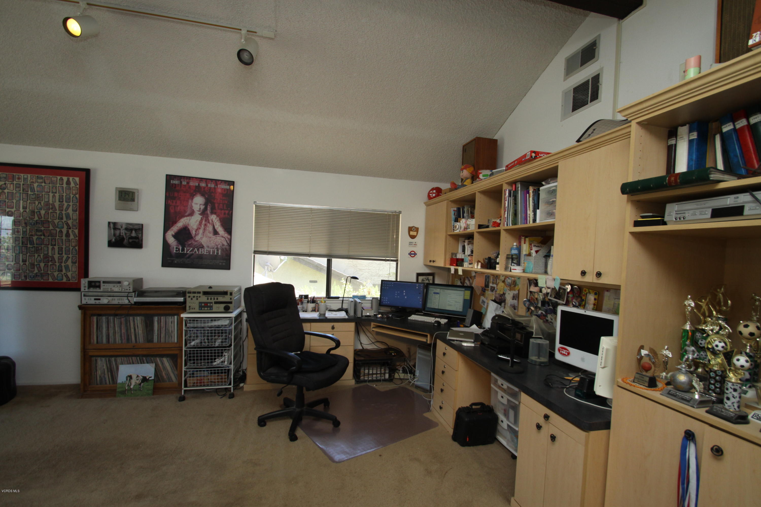 2136 McCrea Road Thousand Oaks, CA 91362 - Photo 20 of 26 a view of a workspace with furniture