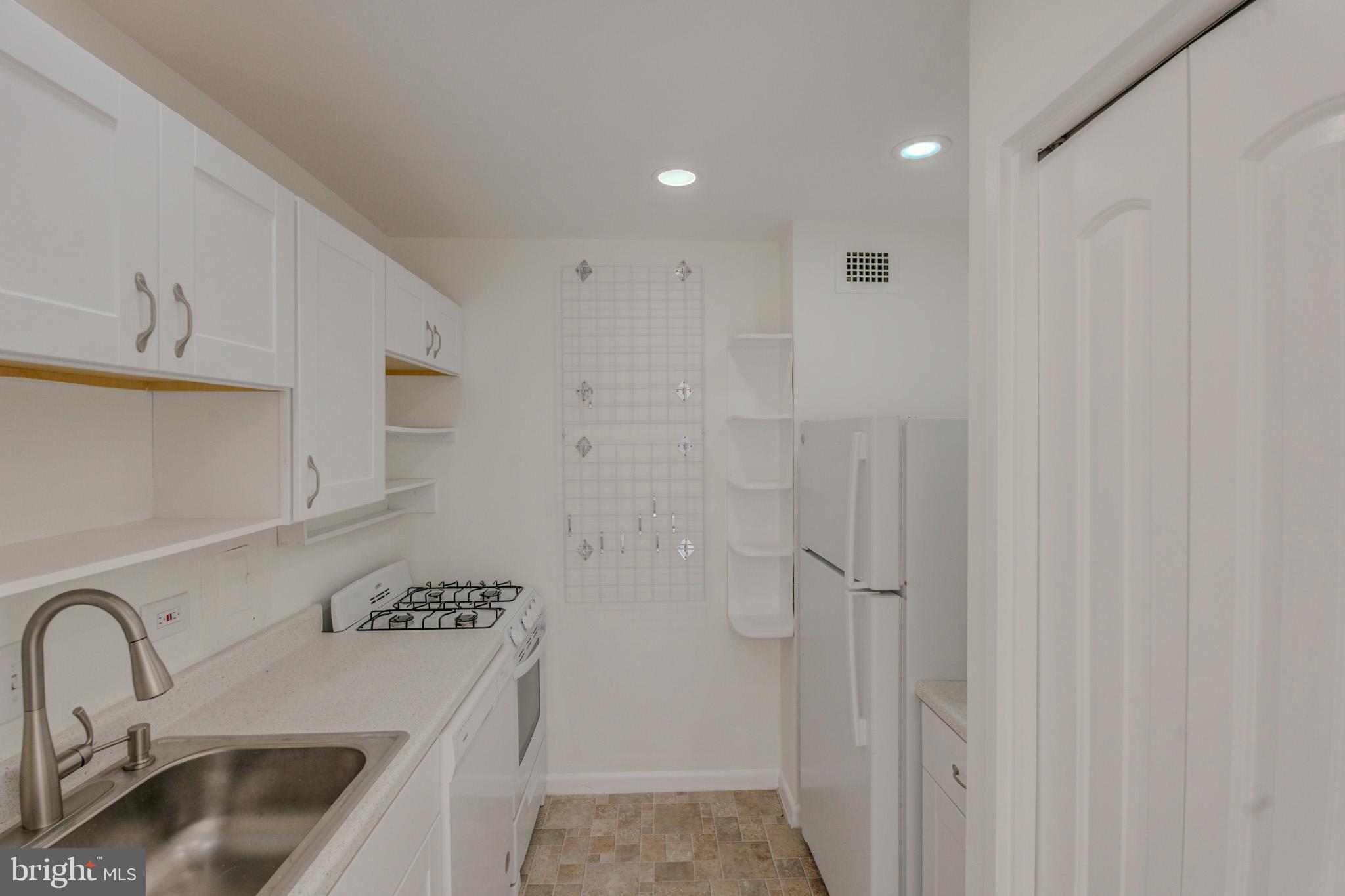 1900 Lyttonsville Road, Unit 110 Silver Spring, MD 20910 - Photo 9 of 42