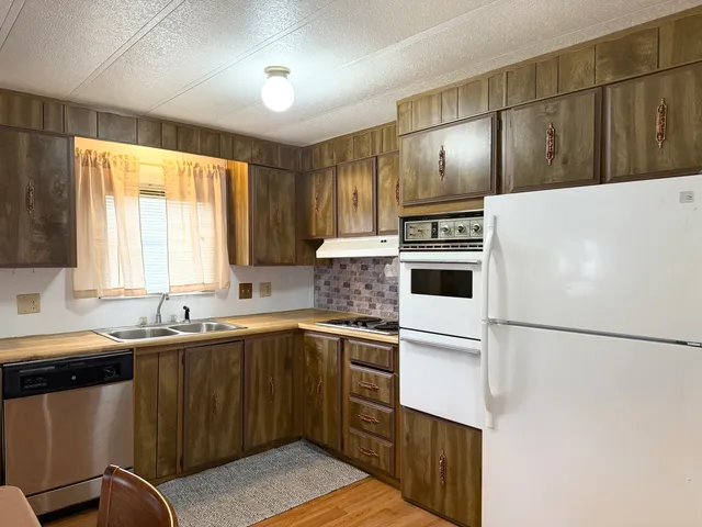 $110,500 | 23 Thunderbird Drive, Naugatuck, CT 06770