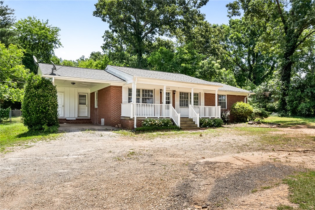 1628 Sandy Springs Road Pendleton, SC 29670 - Photo 3 of 26