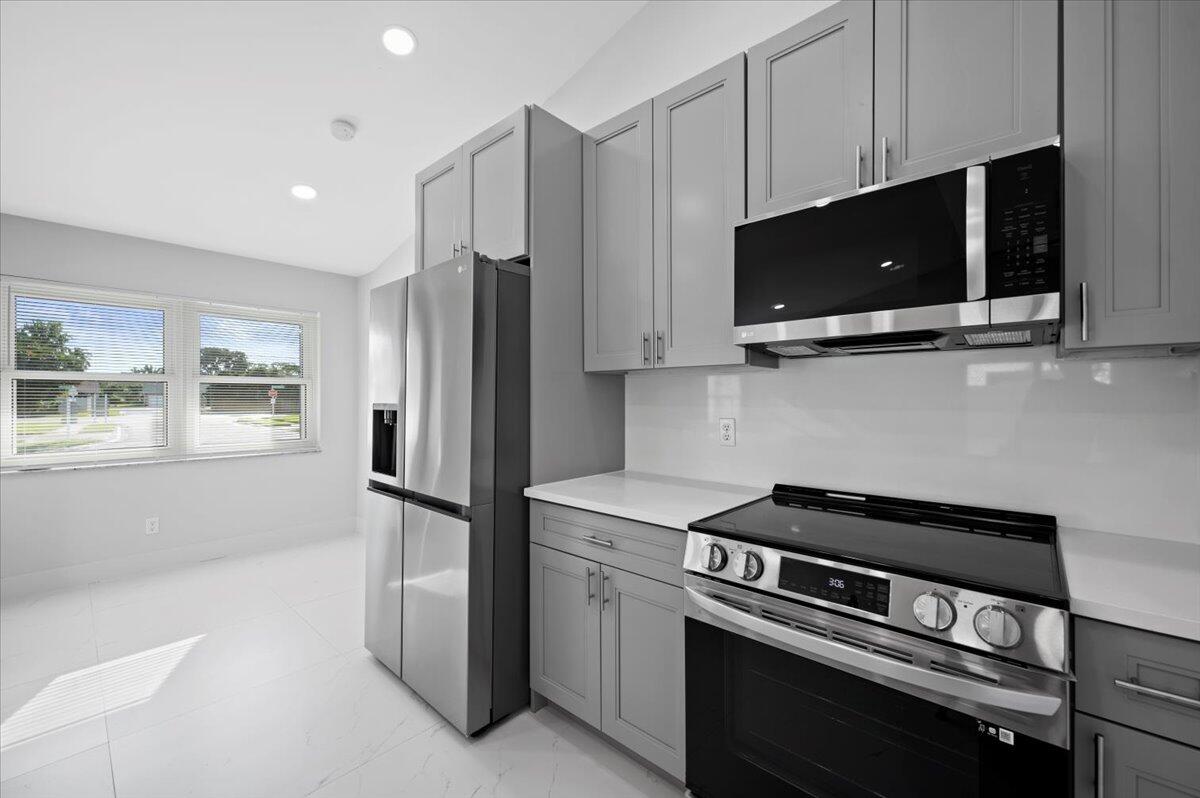 196 Raintree Trail Jupiter, FL 33458 - Photo 12 of 28 14-LUX0501