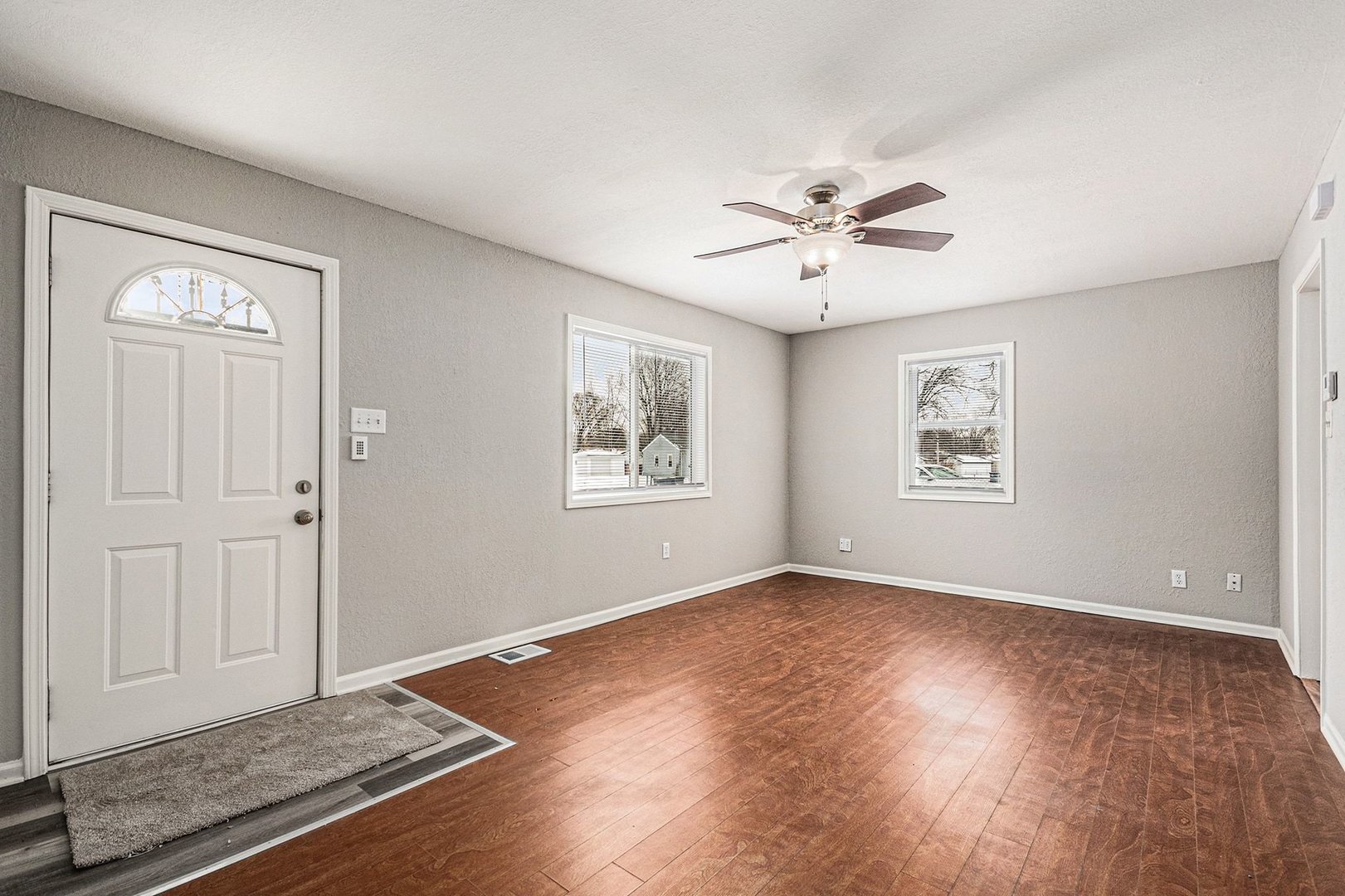 116 Luana Road Joliet, IL 60433 - Photo 3 of 13