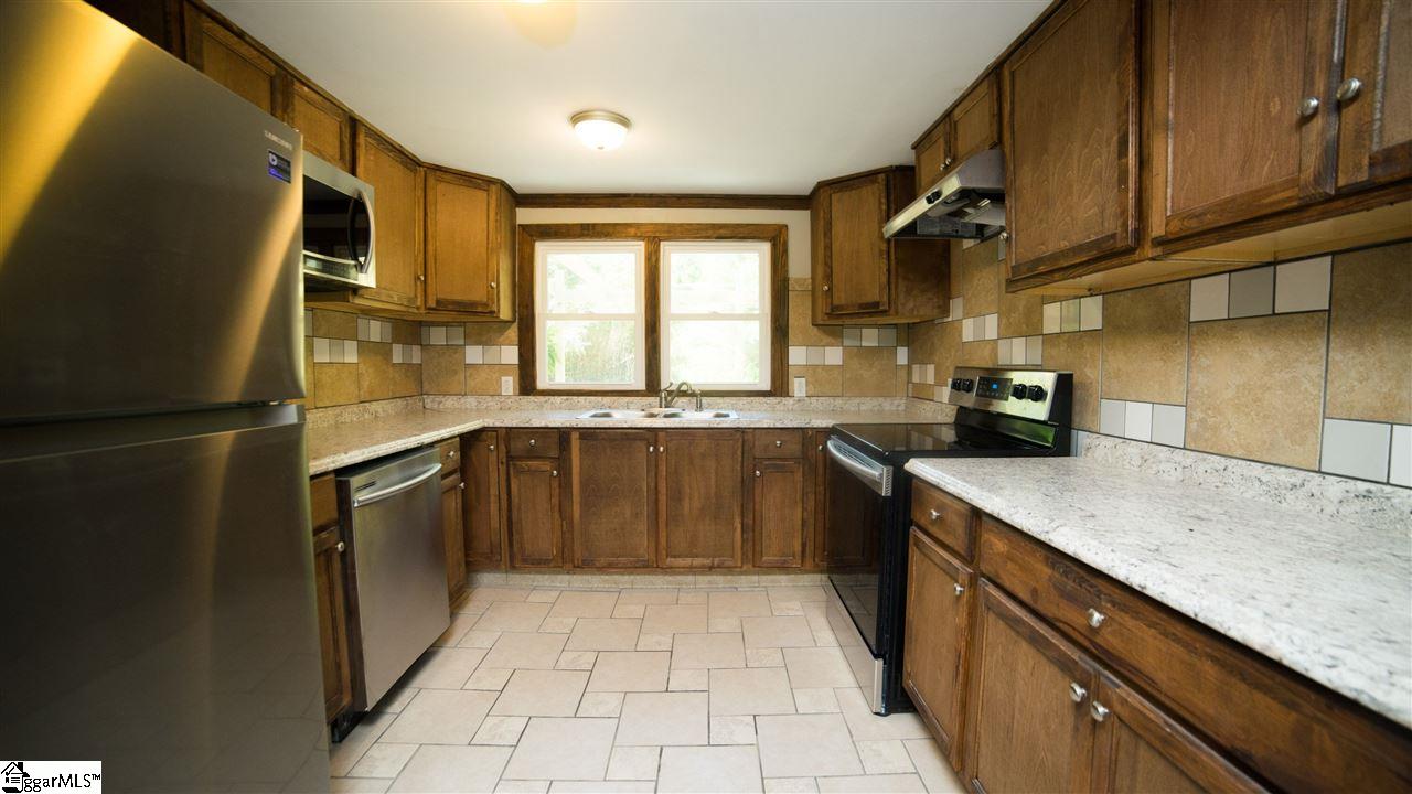 711 Garlington Road Greenville, SC 29615 - Photo 3 of 17