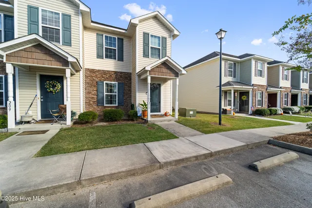 $195,000 | 211 Glen Cannon Drive, Jacksonville, NC 28546