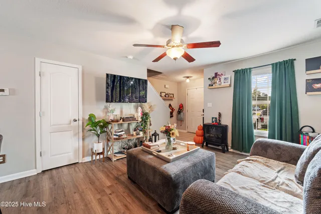 $195,000 | 211 Glen Cannon Drive, Jacksonville, NC 28546