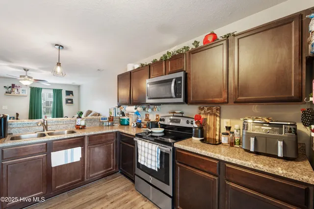 $195,000 | 211 Glen Cannon Drive, Jacksonville, NC 28546