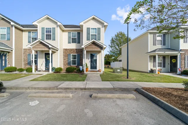 $195,000 | 211 Glen Cannon Drive, Jacksonville, NC 28546