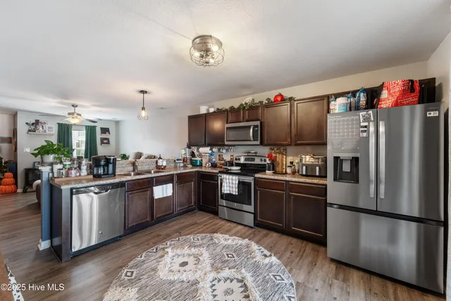 $195,000 | 211 Glen Cannon Drive, Jacksonville, NC 28546