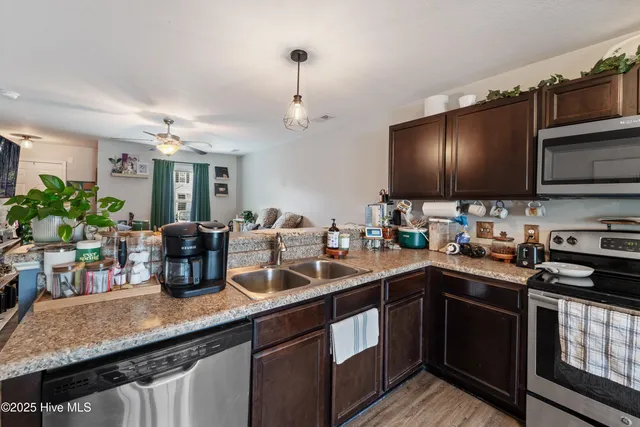 $195,000 | 211 Glen Cannon Drive, Jacksonville, NC 28546