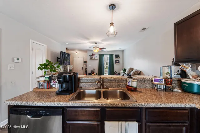 $195,000 | 211 Glen Cannon Drive, Jacksonville, NC 28546