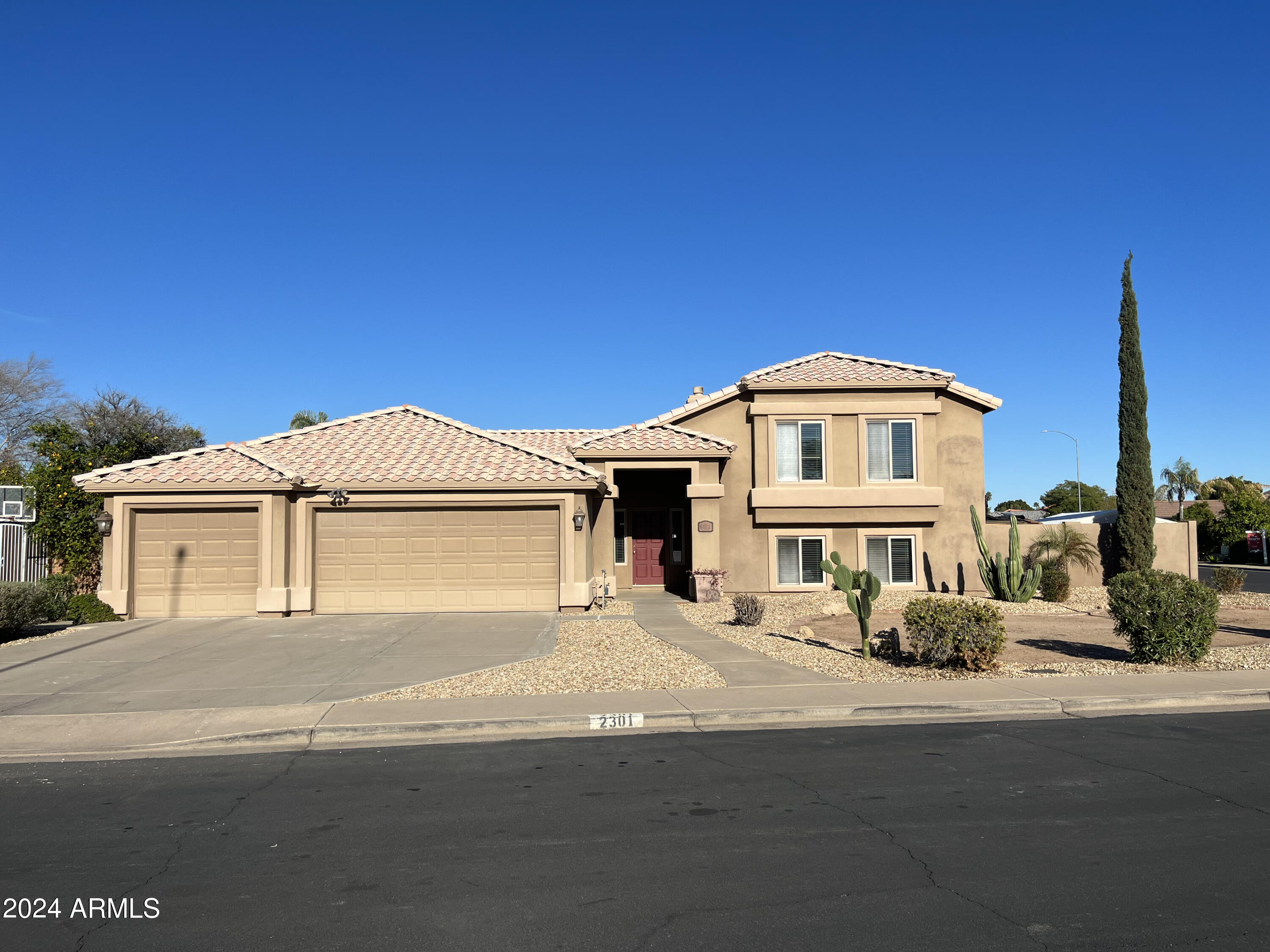 2301 North Rose Mesa, AZ 85213 - Photo 2 of 35 Front of house
