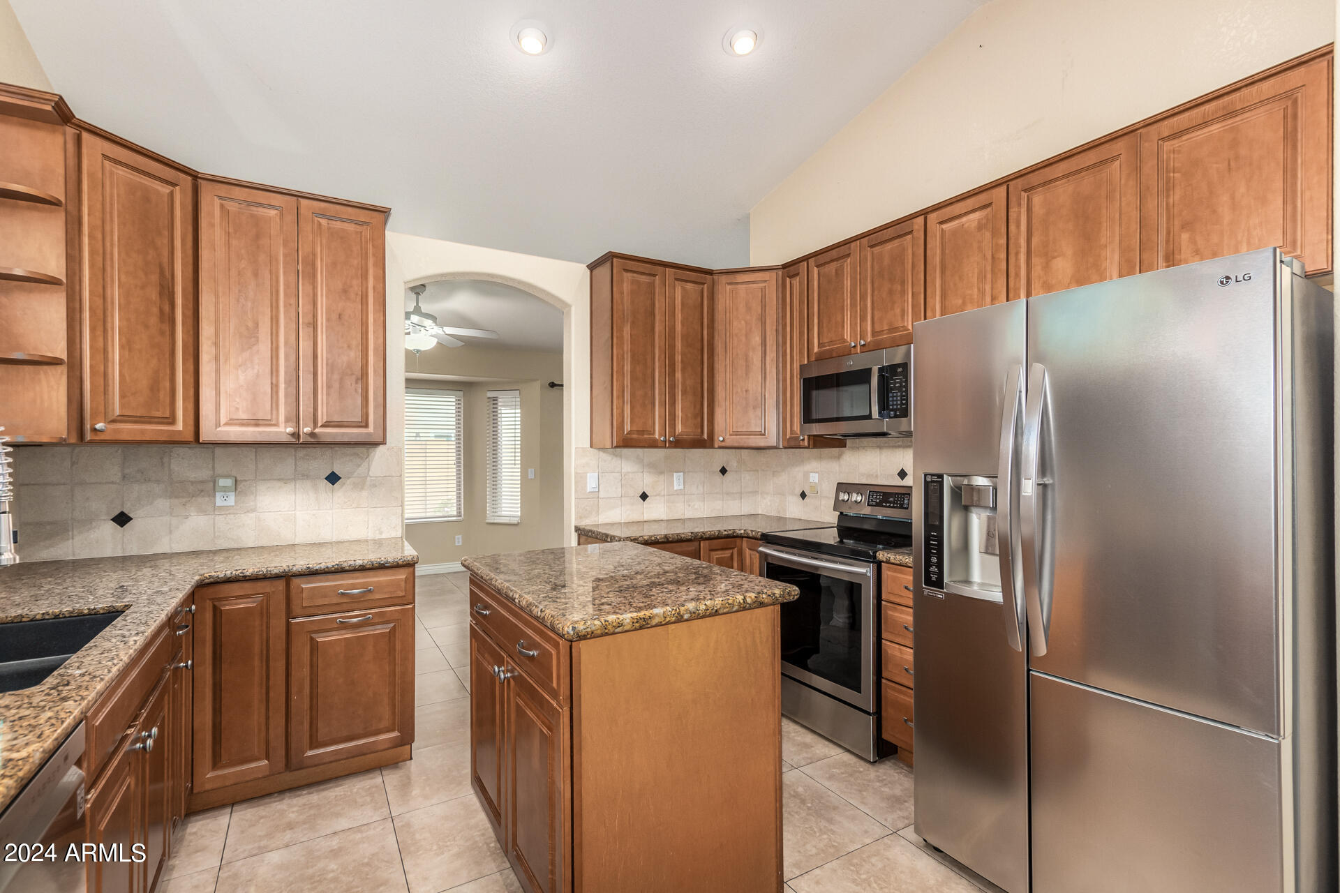 2301 North Rose Mesa, AZ 85213 - Photo 9 of 35 Kitchen