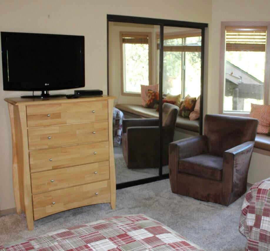 57379 Beaver Ridge Loop, Unit 30B Sunriver, OR 97707 - Photo 10 of 20 11-guest Bed2-R30
