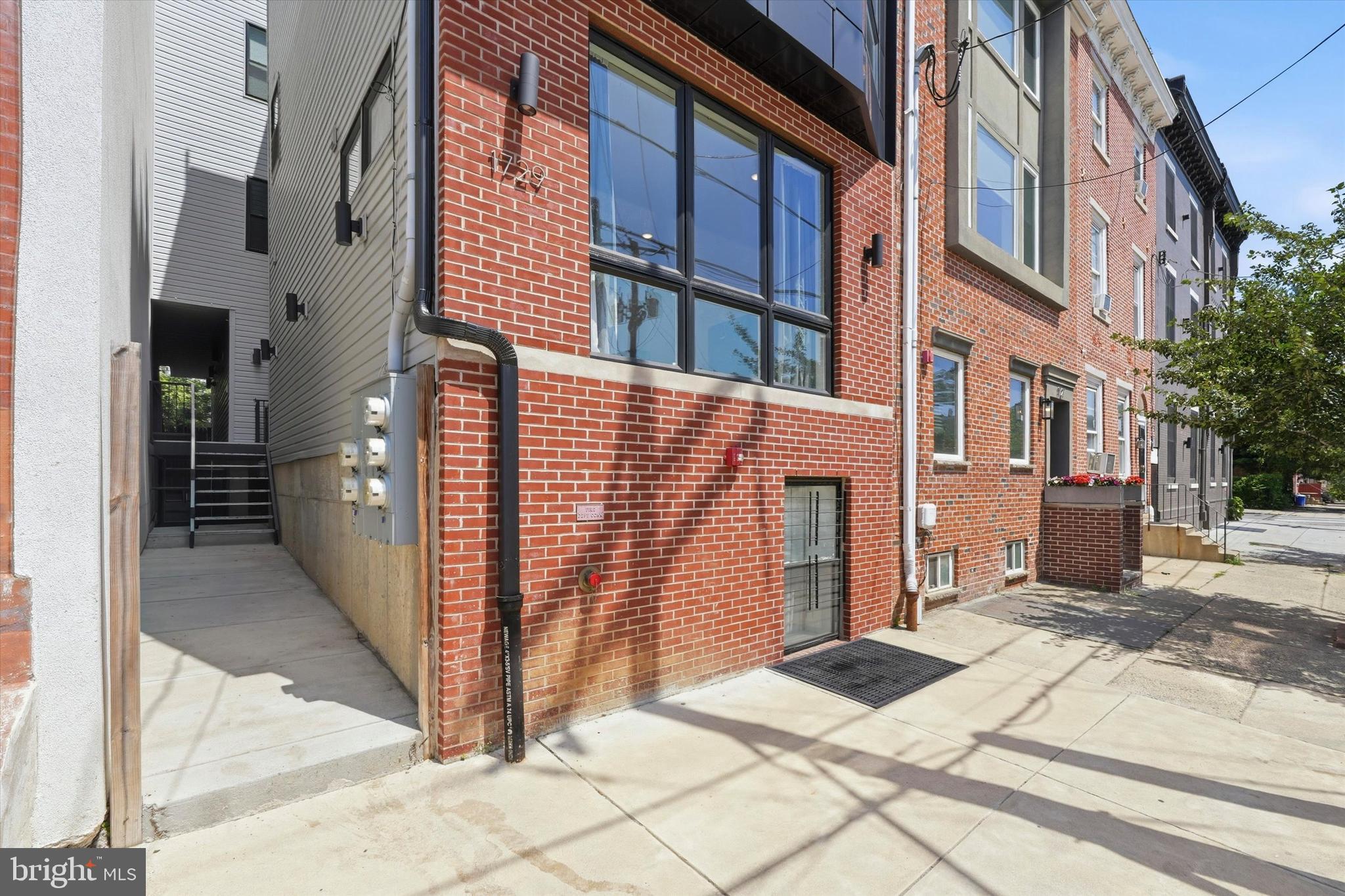 1729 Francis Street, Unit 4 Philadelphia, PA 19130 - Photo 2 of 26