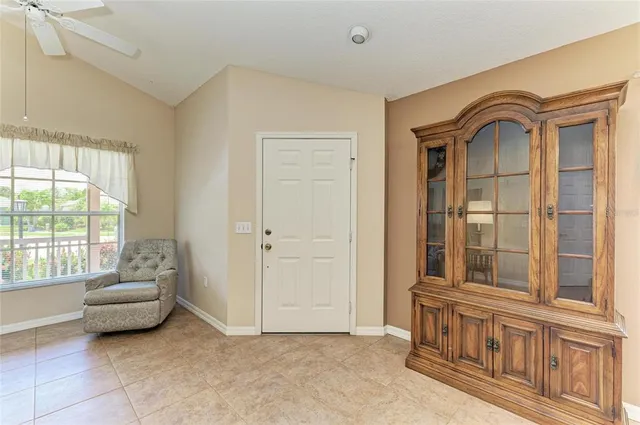 a view of livingroom with furniture