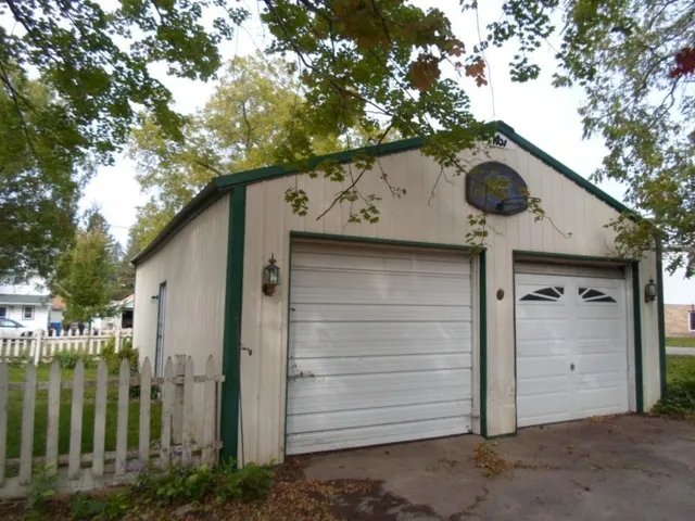 $135,000 | 140 West Main Street, Lewiston, MN 55952