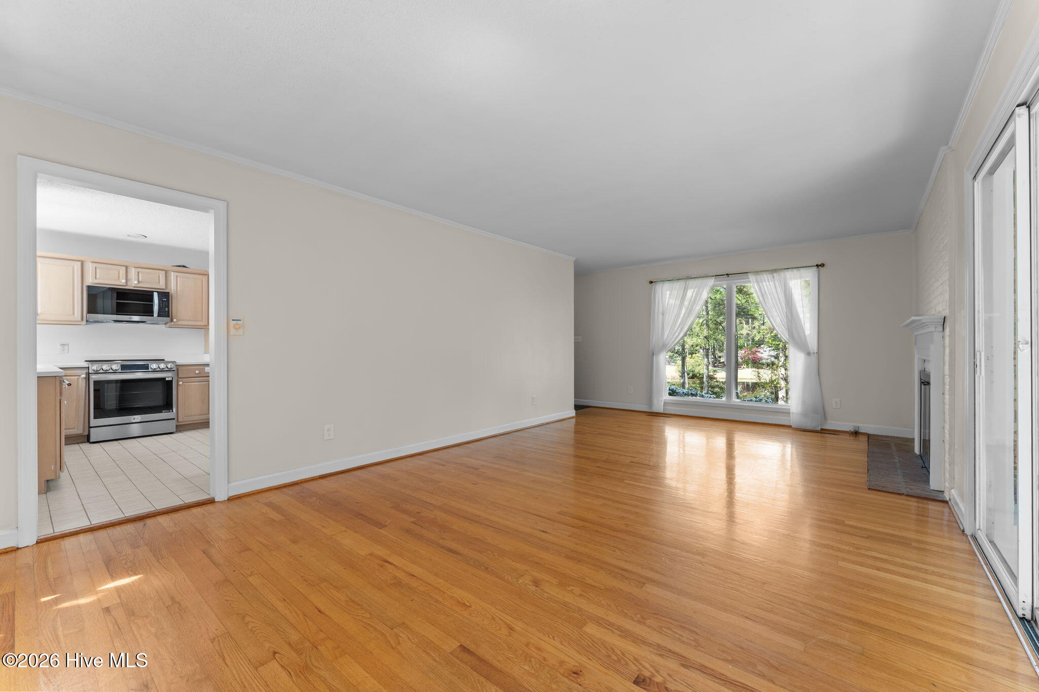 1055 Inverness Road Southern Pines, NC 28387 - Photo 5 of 54 Living Room