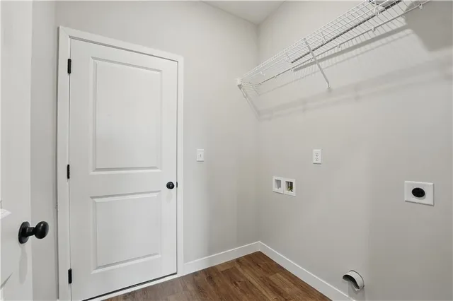 $389,900 | 2433 Northwest Sunnyvale Court, Blue Springs, MO 64015