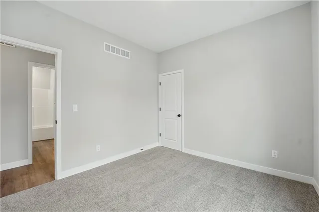 $389,900 | 2433 Northwest Sunnyvale Court, Blue Springs, MO 64015