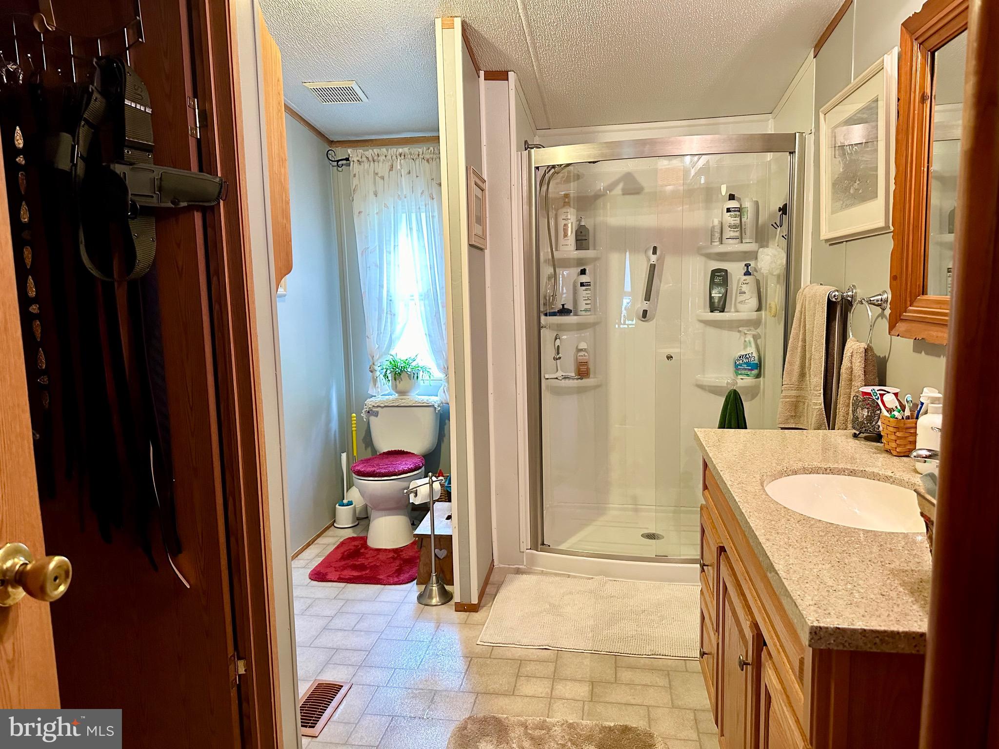 896 East Old Philadelphia Road, Unit 896 Elkton, MD 21921 - Photo 9 of 16 Primary Bathroom
