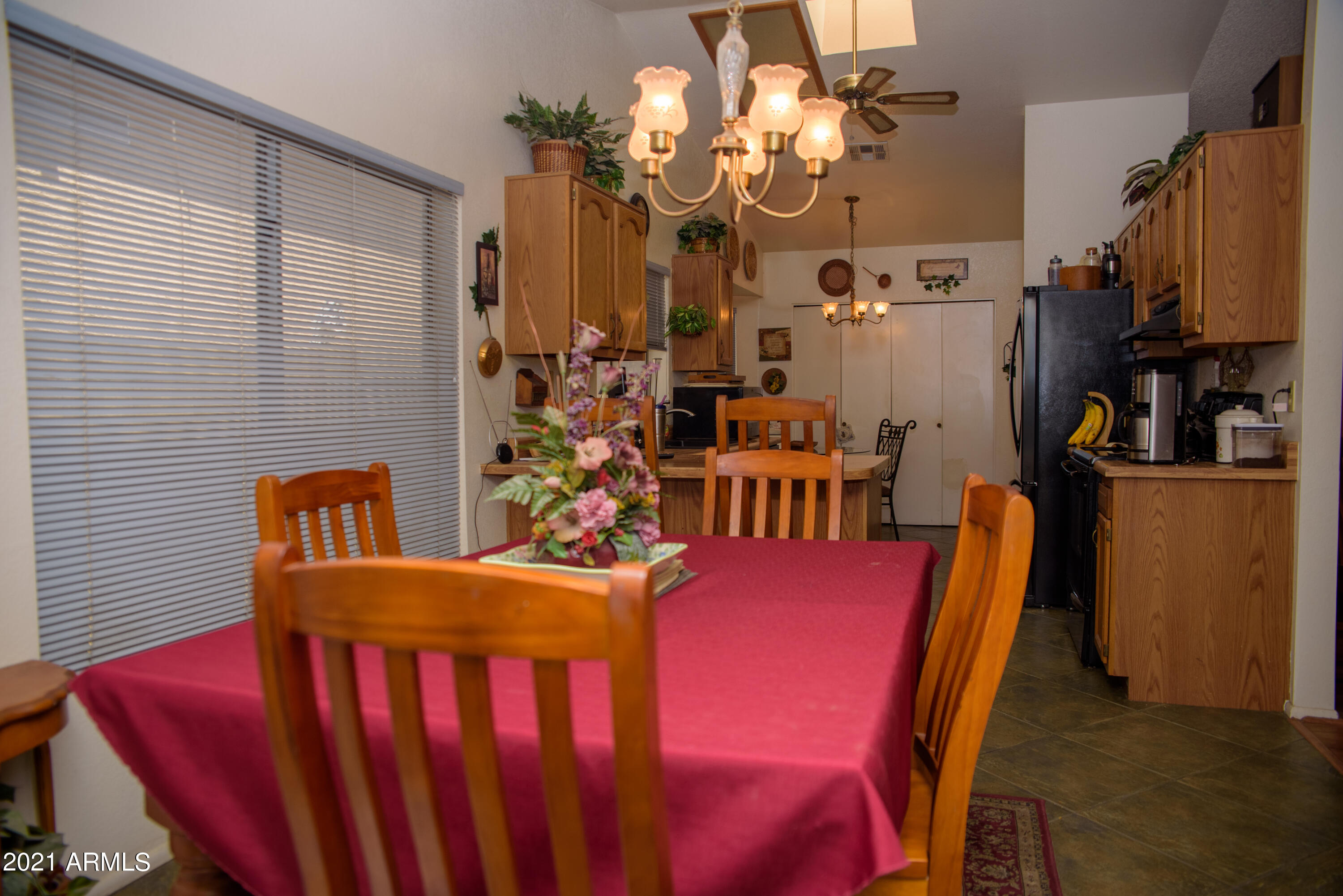 714 South Riata Street Gilbert, AZ 85296 - Photo 15 of 40 Dining area