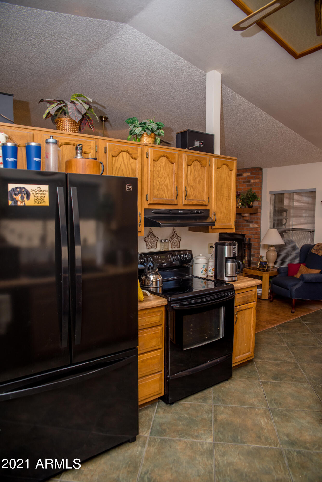 714 South Riata Street Gilbert, AZ 85296 - Photo 16 of 40 kitchen