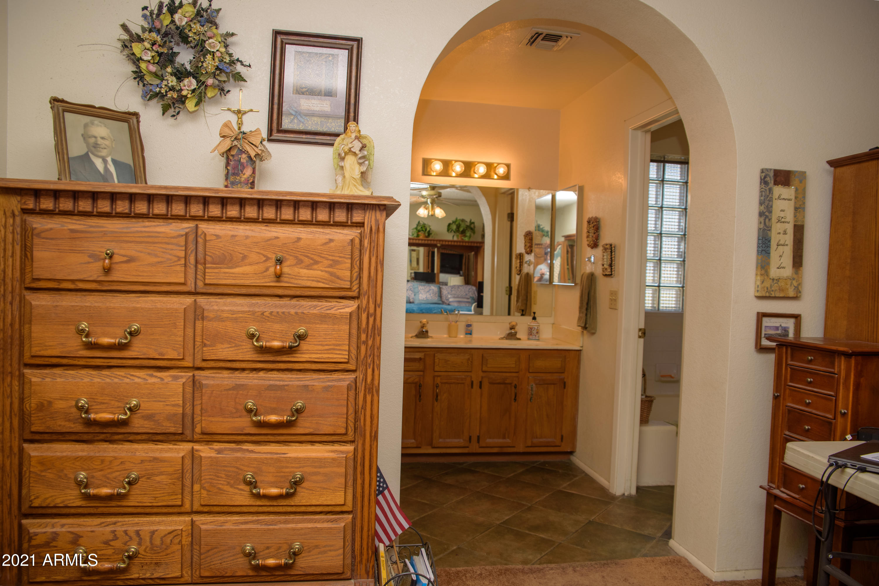 714 South Riata Street Gilbert, AZ 85296 - Photo 22 of 40 Master Bed/Bath