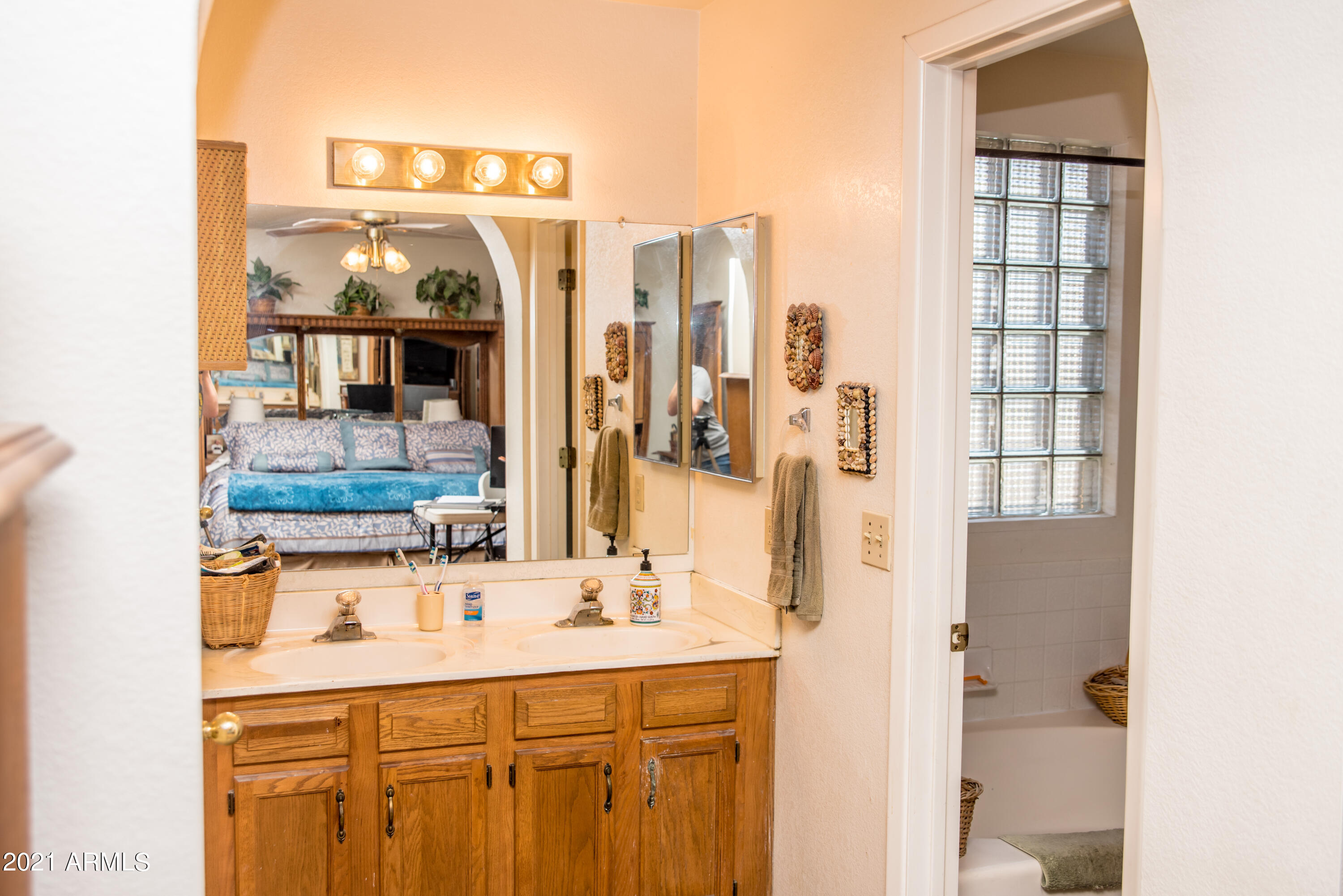714 South Riata Street Gilbert, AZ 85296 - Photo 23 of 40 Master Bath