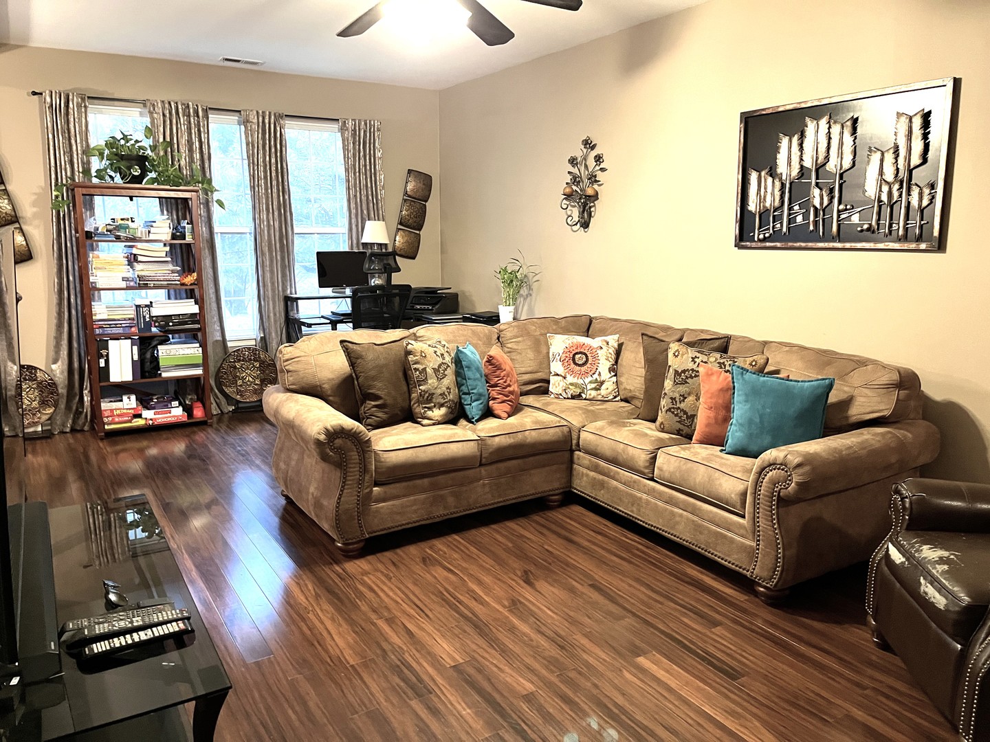 2402 Georgetown Circle Aurora, IL 60503 - Photo 11 of 23 a living room with furniture and wooden floor