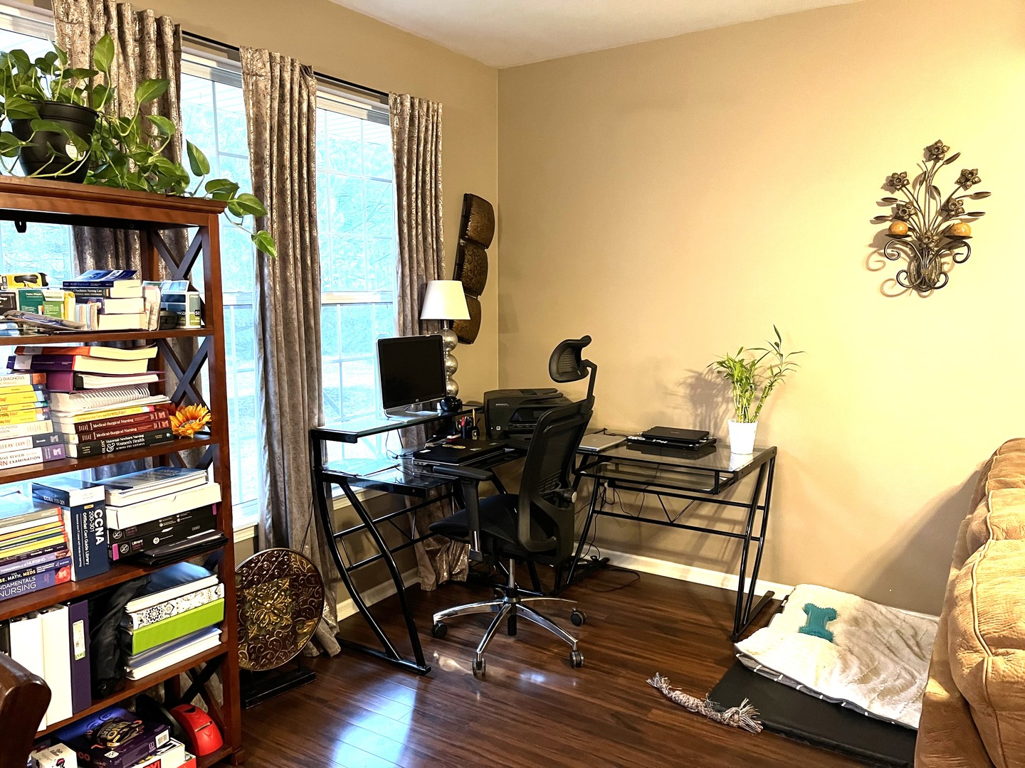 2402 Georgetown Circle Aurora, IL 60503 - Photo 10 of 23 a living room with furniture and a window