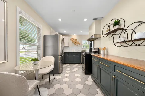 $490,000 | 5517 Avenue G, Unit A, Austin, TX 78751