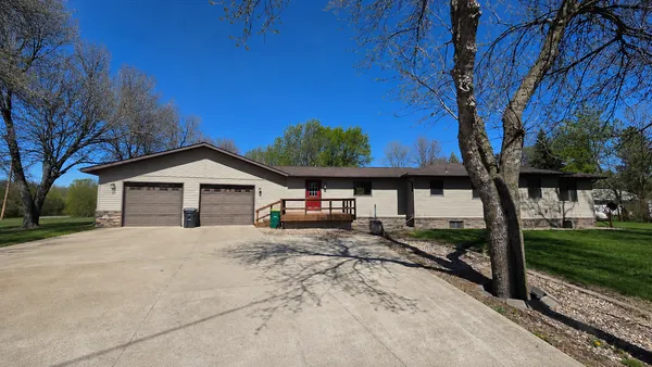 $229,000 | 211 13th Street, Heron Lake, MN 56137