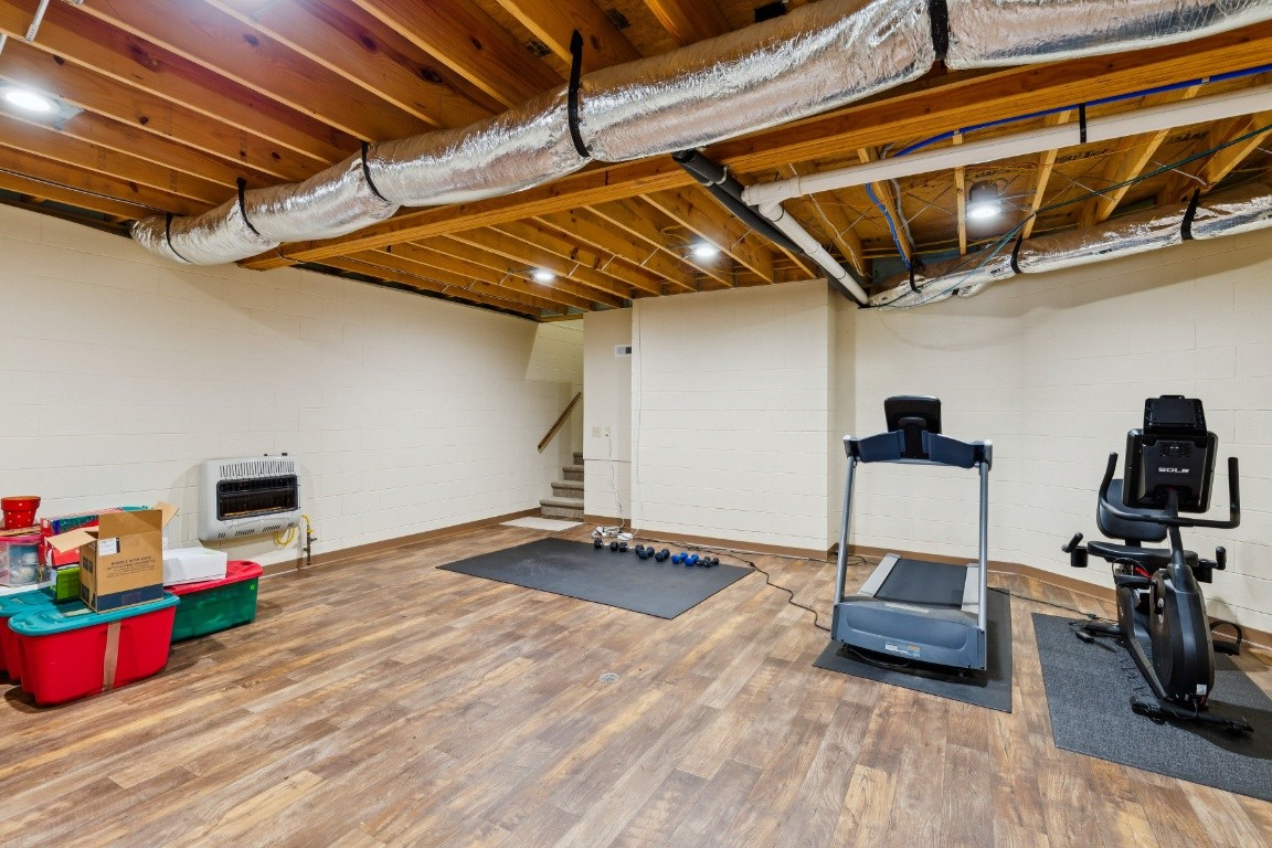 394 Myers Point Road Sewanee, TN 37375 - Photo 30 of 44 a view of a room with gym equipment