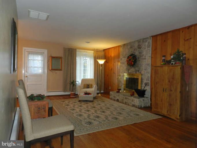 8523 Rocky Springs Road Frederick, MD 21702 - Photo 7 of 30 Interior (General)