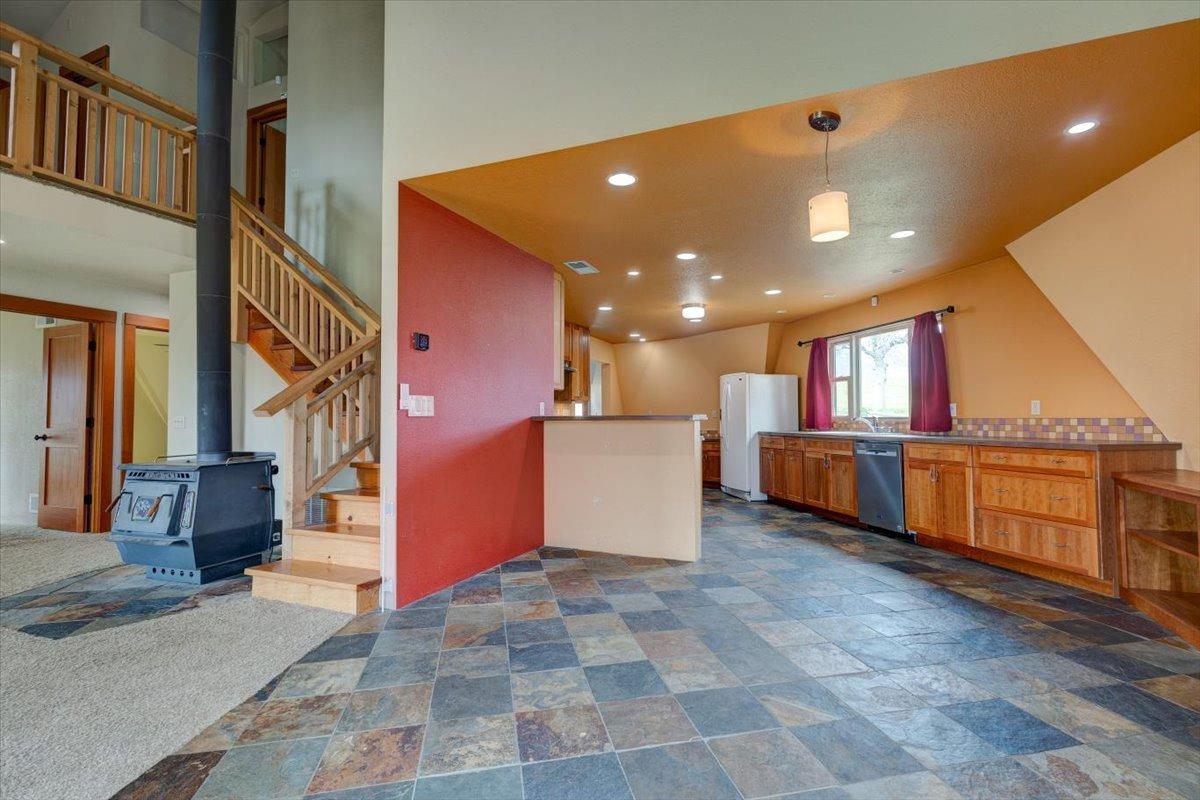 41622 Blue Oak Drive Springville, CA 93265 - Photo 17 of 68