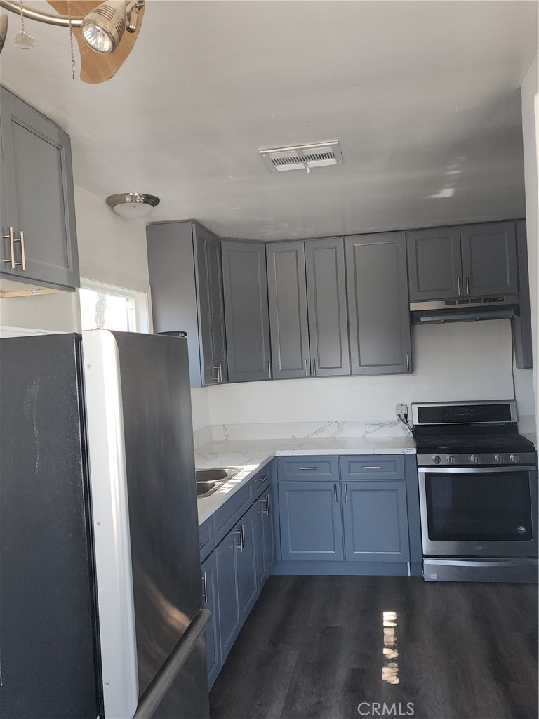 858 South Riverside Avenue Rialto, CA 92376 - Photo 7 of 20