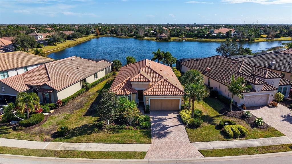 12759 Del Corso Loop Bradenton, FL 34211 - Photo 3 of 74