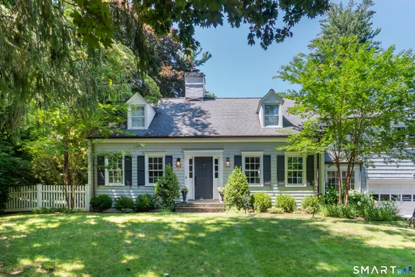 $2,095,000 | 17 Richmond Drive, Darien, CT 06820