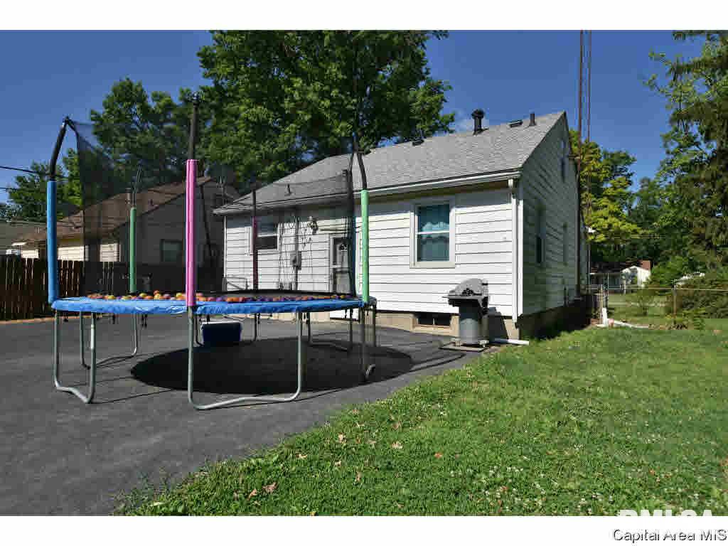 1042 North MacArthur Boulevard Springfield, IL 62702 - Photo 36 of 36 Gallery Image 36