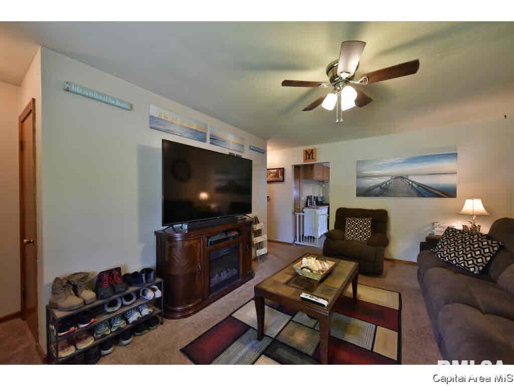 1042 North MacArthur Boulevard Springfield, IL 62702 - Photo 4 of 36 Gallery Image 4