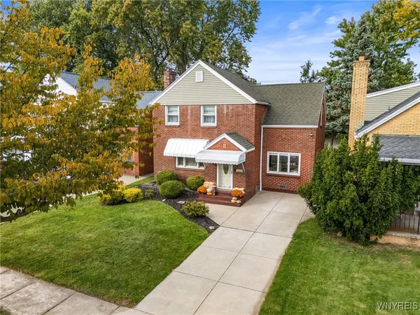 $295,000 | 98 Ridgewood Road, Buffalo, NY 14220