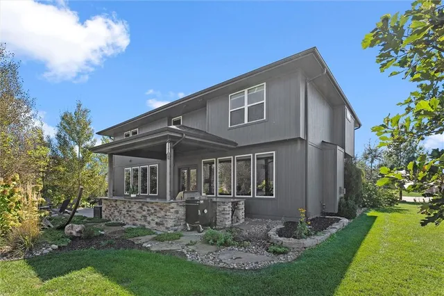 $690,000 | 19723 Barstow Street, Spring Hill, KS 66083