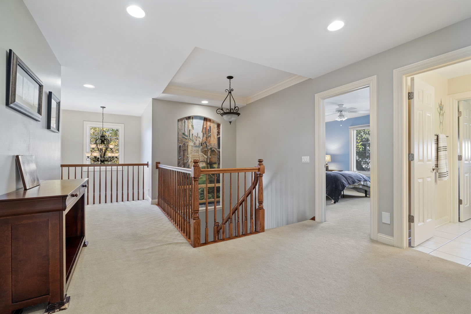 611 Fairfield Avenue Elmhurst, IL 60126 - Photo 27 of 44 a view of a hallway with a livingroom and entryway