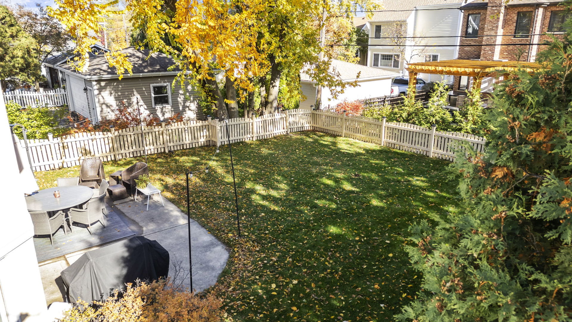 611 Fairfield Avenue Elmhurst, IL 60126 - Photo 38 of 44 a view of outdoor space and swimming pool